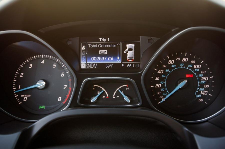  Ford Focus 2012 года  (фото 17 из 62)